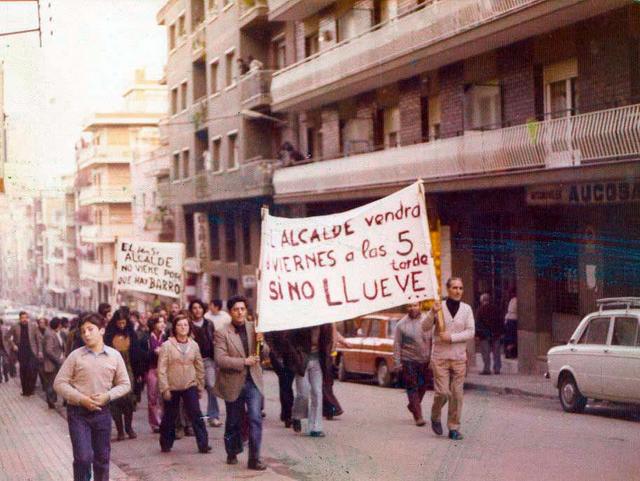 Anys 70. Urbanització dels carrers