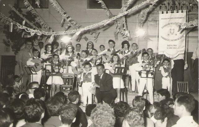 1963.  Carrer Europa.  Fons: Juan Herreros