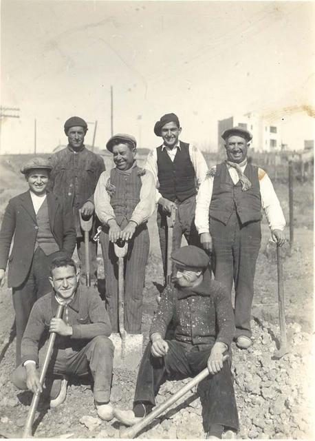 1935 Paletes de les obres de la capella.