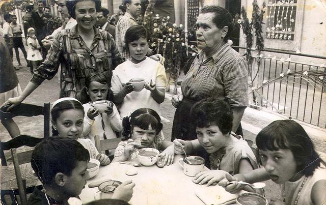 1961.  Carrer Europa.  Fons: María López Lupiañez