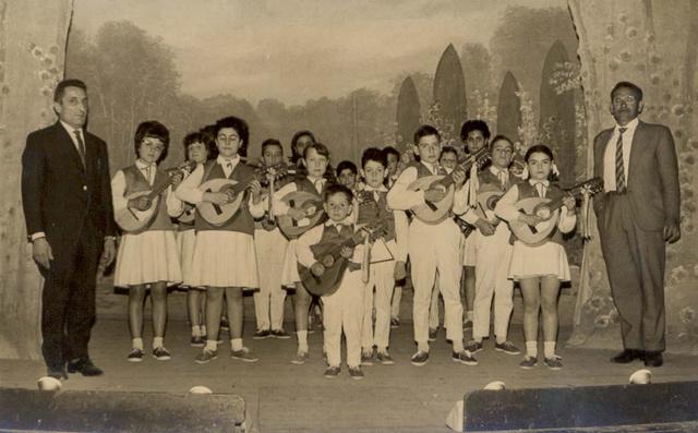 1964.  Agrupación Musical Infantil de Sant Antoni de Llefià. Fons: Juan Herreros