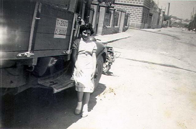 1954. Carrer Europa. Fons: Dolors Martínez López