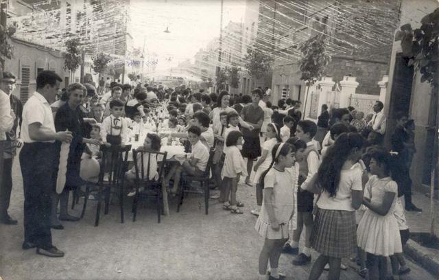 1964.  Carrer Mare de Déu de Lorda.  Fons: Teresa Bertrán Royo.