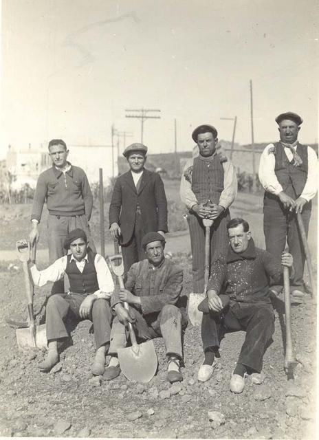 1935 Paletes de les obres de la capella.