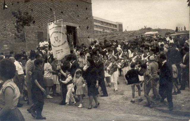 1963.  Agrupació Musical Infantil de Sant Antoni de Llefià. Fons: Juan Herreros