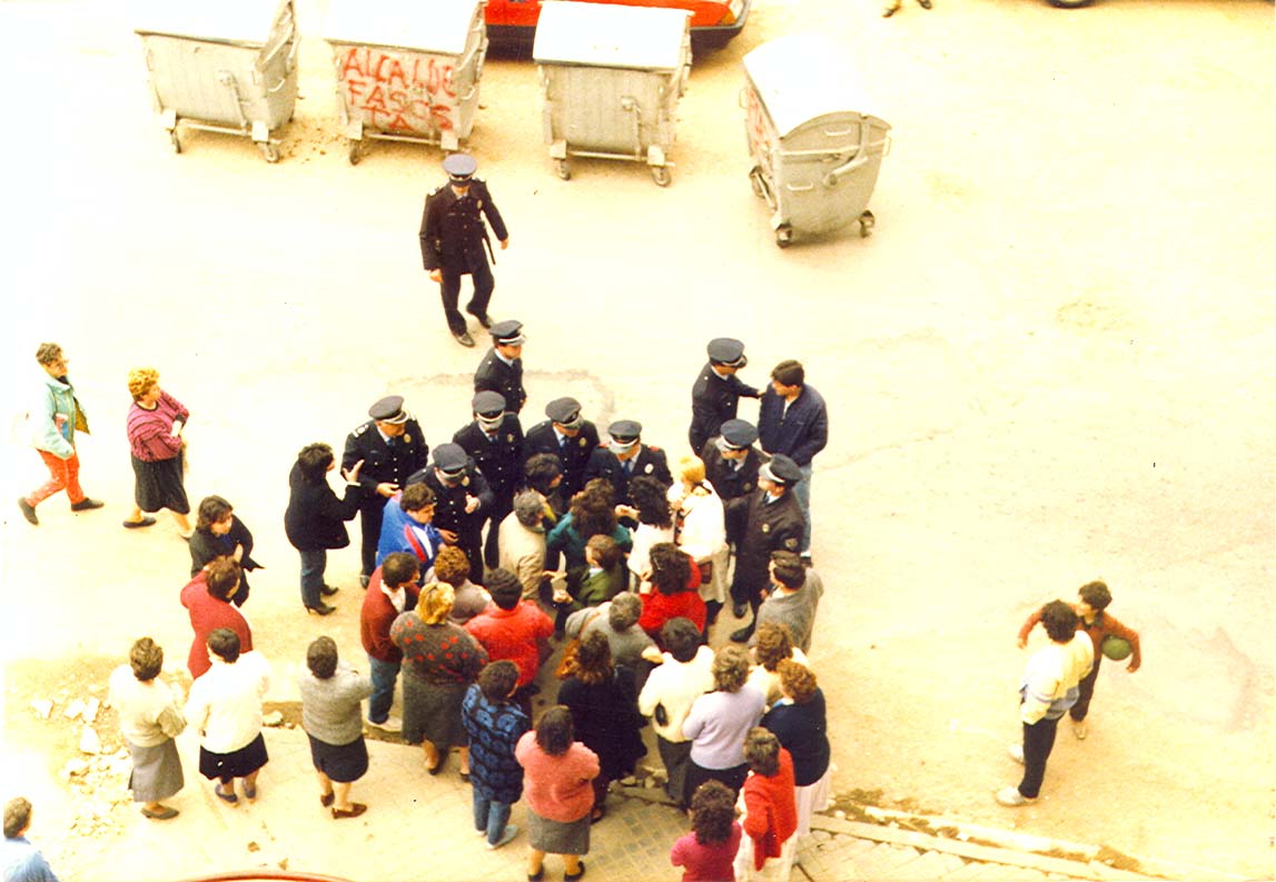 1986. Plaça Trafalgar. Fons: Rosalia