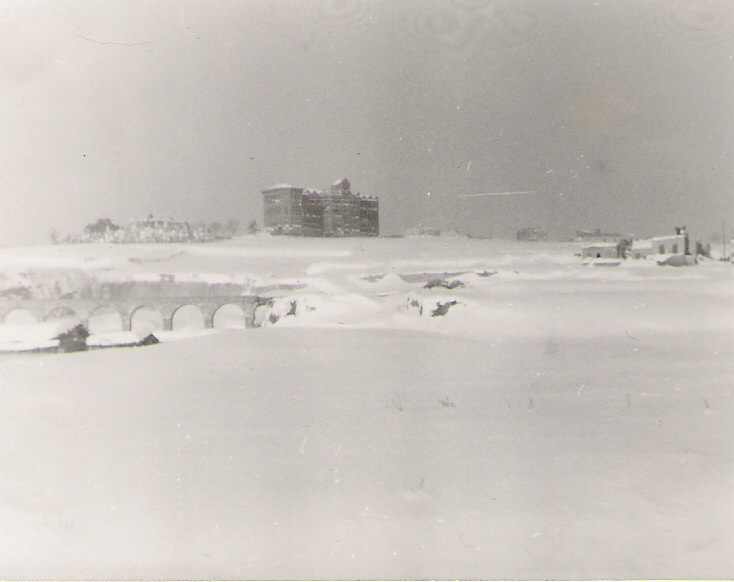 1962. Esperit Sant, Sèquia. Fons: Montserrat Viles