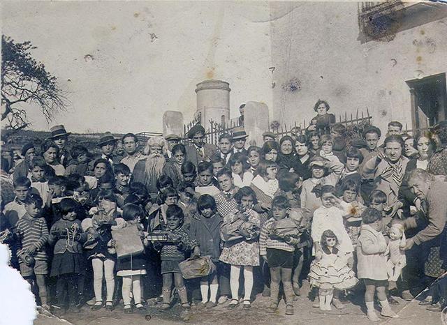 1930. Carrer Vallès. Fons Germanes Nougarede