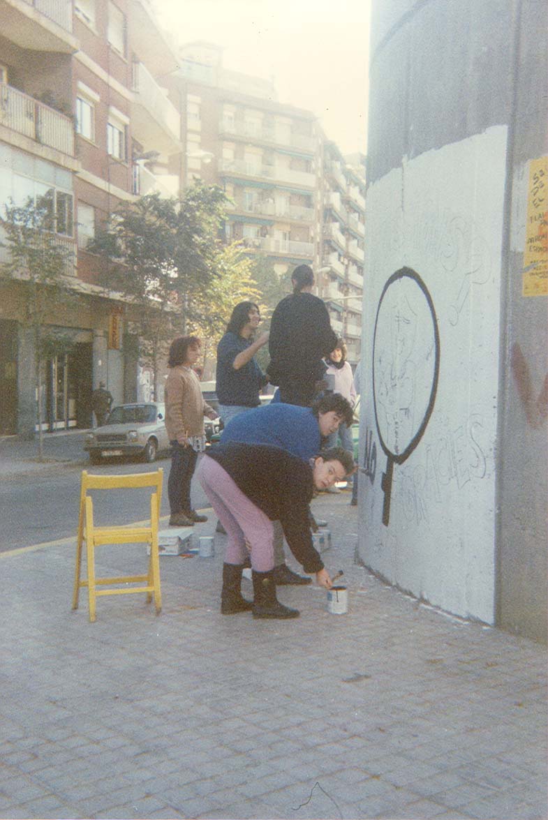 1988.  Mural pl. Trafalgar. Fons: Carol Pérez