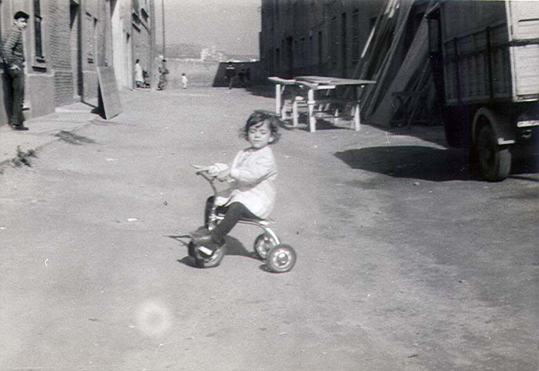 1960. Carrer Mare de Déu de Pompeia. Fons: Divina Luce Casanovas